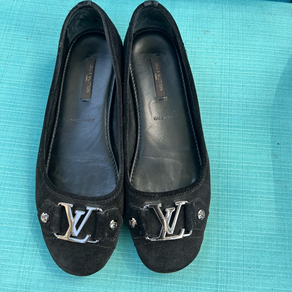 Louis Vuitton Classic Black Leather Shoes ID # FA 0038